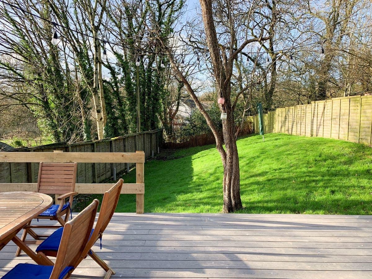 Rosemary Cottage Decking Garden Rosemary Cottage Decking Garden